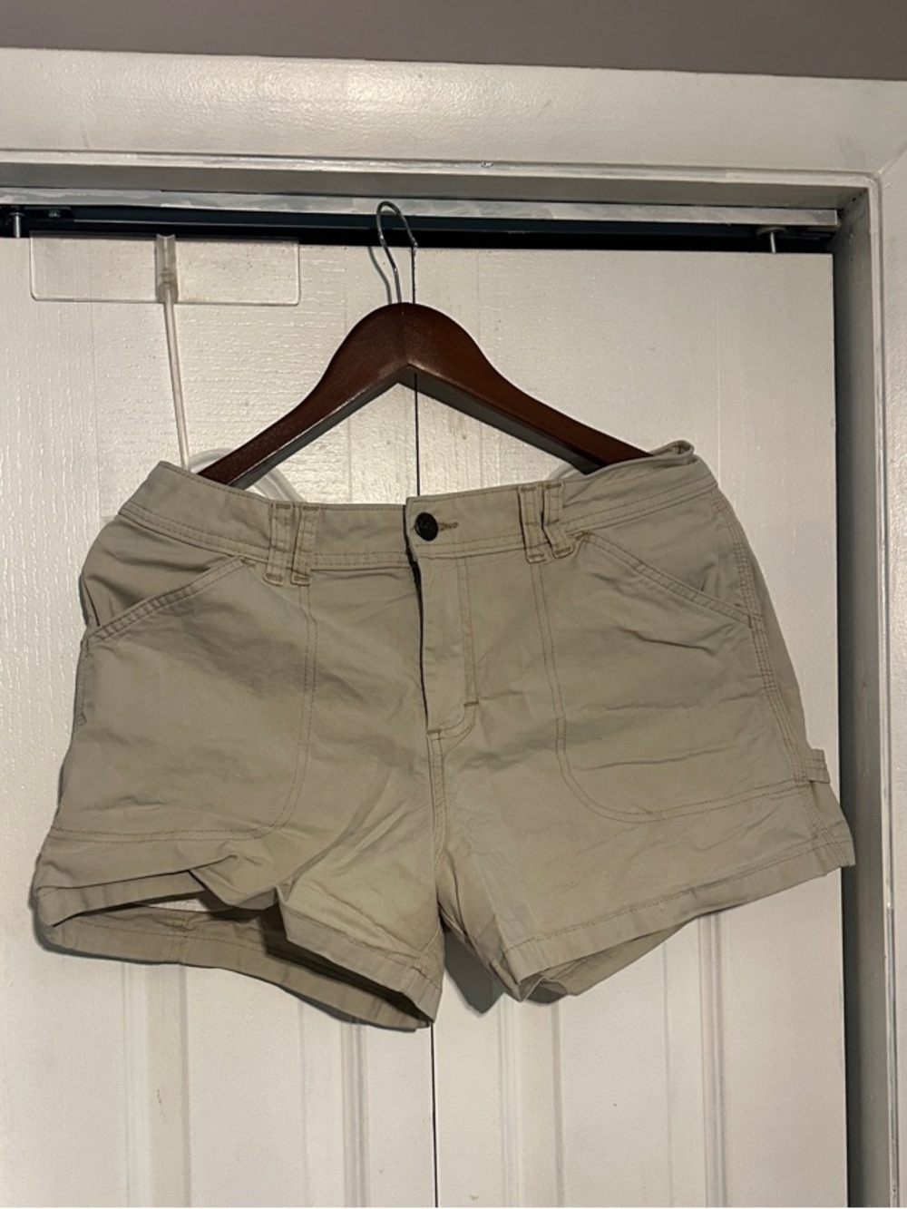 Lee Beige Women’s Casual Cotton-Blend Shorts
